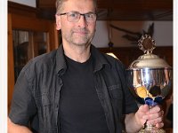 Basketballturnier 2017 (3)  Armin mit dem Siegerpokal